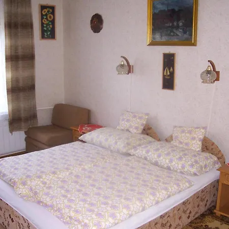 Crystal Apartement A